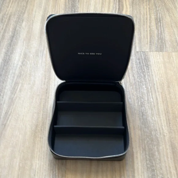 Warby Parker travel case - Picture 2 of 2